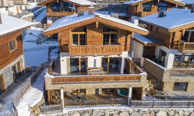 Schonbach Ski Chalet | Cozy Chalet in Neukirchen Near Wildkogel Ski Area