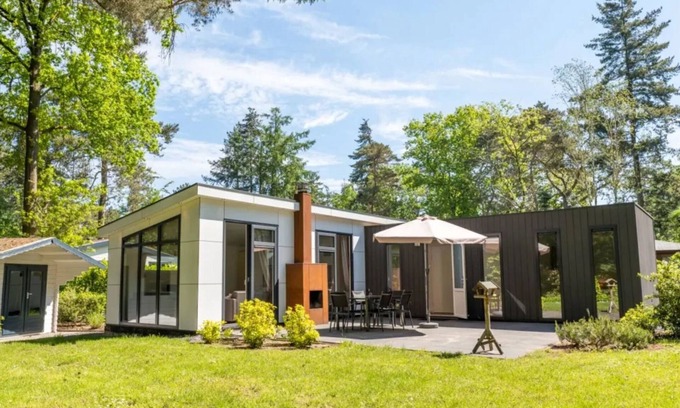 Municipality of Hellevoetsluis Ski Chalet | Modern Chalet Retreat near Rockanje with Family-Friendly Perks