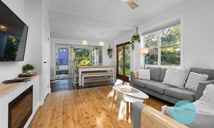 Wallsend House | Unique Cottage with Pet-Friendly Amenities Awaits You