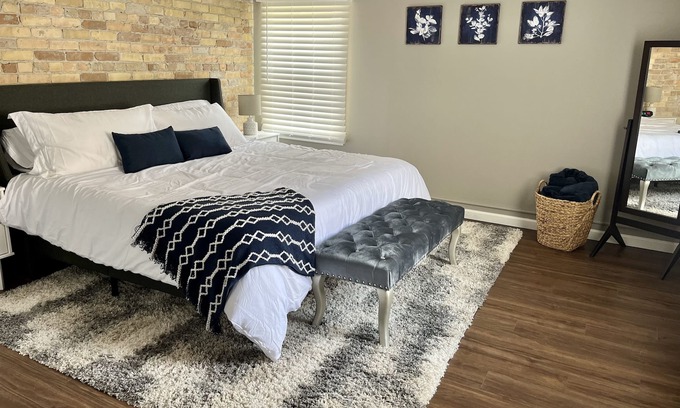 Bay City Apartment | Prime 1 BR Apartment Near River in Historic District