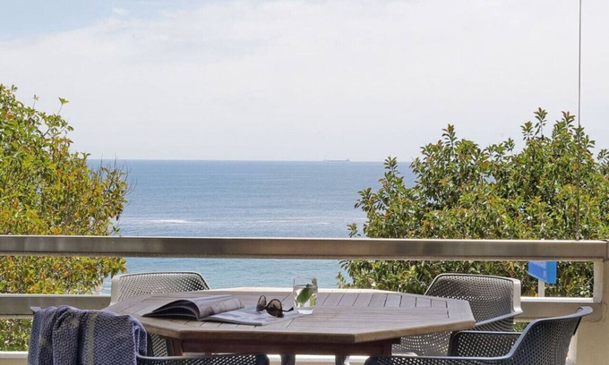 Clifton Apartment | Modern Clifton Apartment with Oceanfront Views and Kitchen