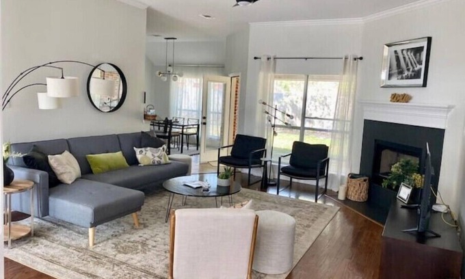 Keller House | Relaxing Retreat in Keller with Hot Tub & Kitchen Amenities
