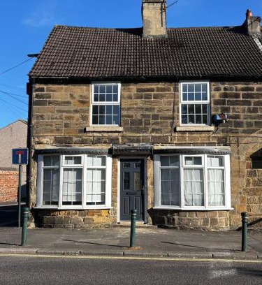 Guisborough House | Modern Comfort Near North York Moors & Coast