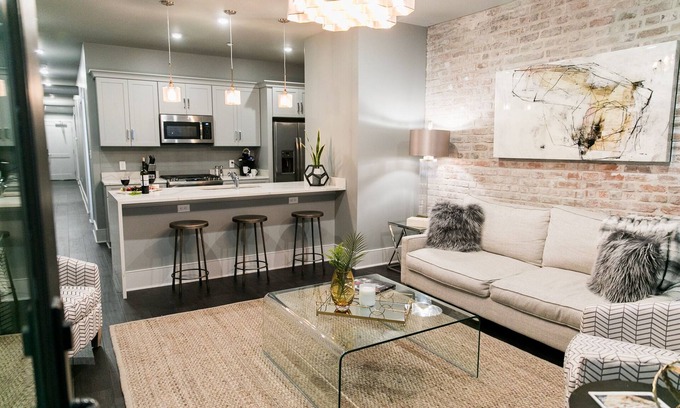 Central Business District Hotel | Stylish Condo Retreat with Breakfast in New Orleans' CBD