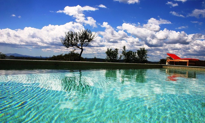 Draguignan House | Modern 4-Star Gîte with Pool & Pet-Friendly Amenities