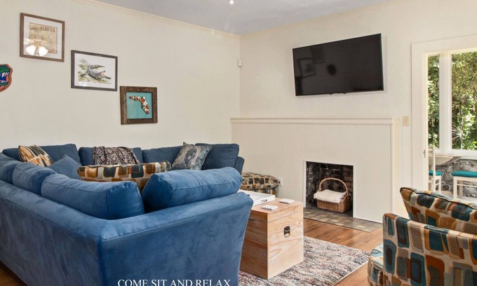 Gainesville House | Unforgettable Stays in a Vintage Home near U. F.