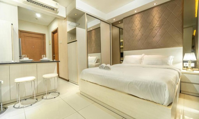 Jakarta Apartment | Cozy Studio Retreat in Central Jakarta with Pool Access