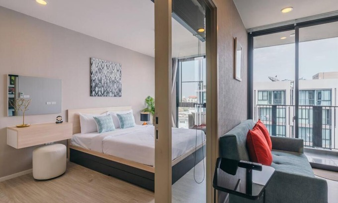 Huay Kaew Apartment | Exceptional Modern Condo in Nimman with Pool & Ocean View