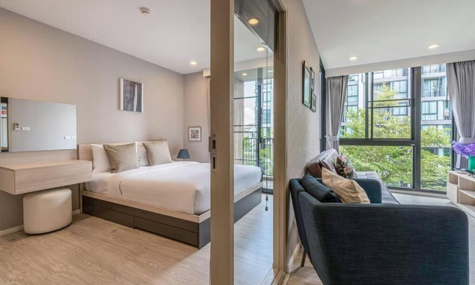 Huay Kaew Apartment | Stylish Condo in Nimman with Private Pool & Family Amenities