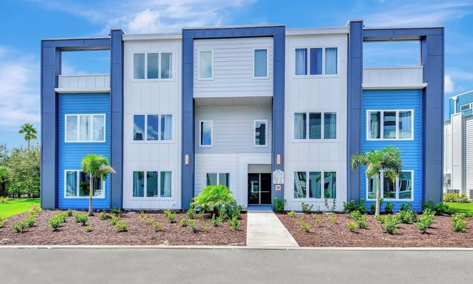 Reunion Hotel | Stylish Condo with Outdoor Patio & Water Park Access