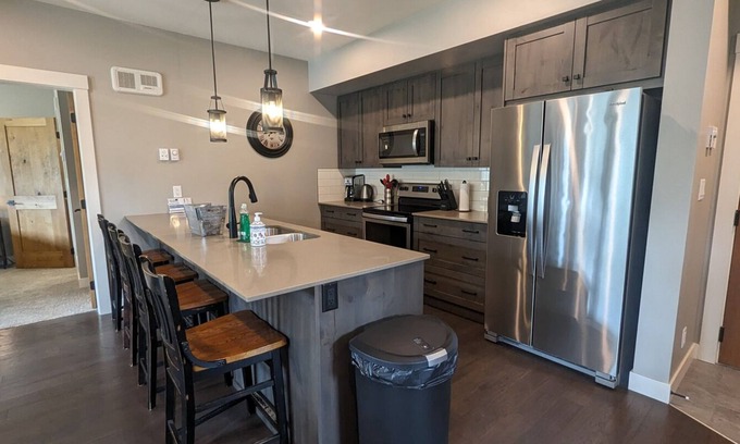Sun Peaks Condo | Modern Condo with Private Hot Tub and Ski-In/Ski-Out Access