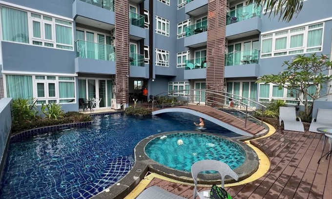 Nai Harn Apartment | Modern Calypso Condominium: Ideal for Family Getaways in Phuket