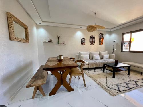 Camp El Ghoul Apartment | Modern Cozy Stay in Gueliz City Center - Guest Rated 9.3