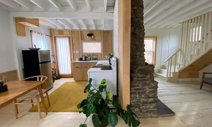 Shandaken House | Pet-Friendly Modern Cottage One in the Catskills - 10/10 Rating