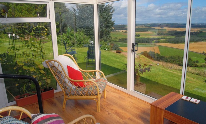 St. Andrews Cottage | Modern Cottage with Spectacular Views Near St Andrews