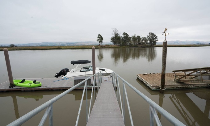 Napa Cottage | Idyllic Cottage on Napa River with Private Dock & Pool