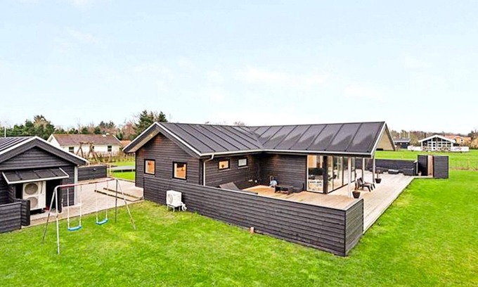 Vinderup House | Oceanfront Holiday Home for 6 in Vinderup - Guest Rated 10/10