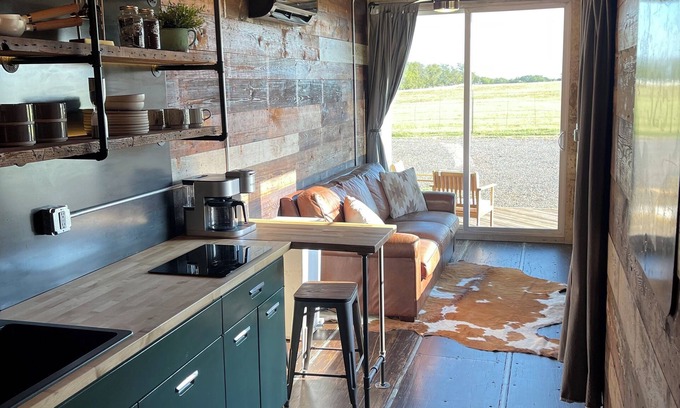 Nemo House | Modern Country Container Home - Perfect Family Getaway