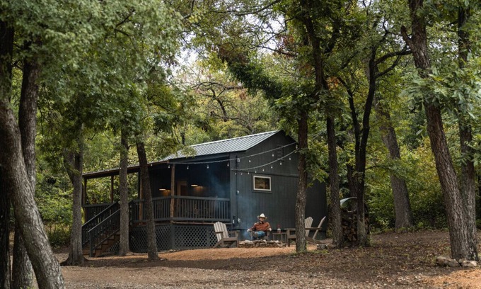 Dennis Cabin | Modern Cowboy Cabin with Scenic Country Views