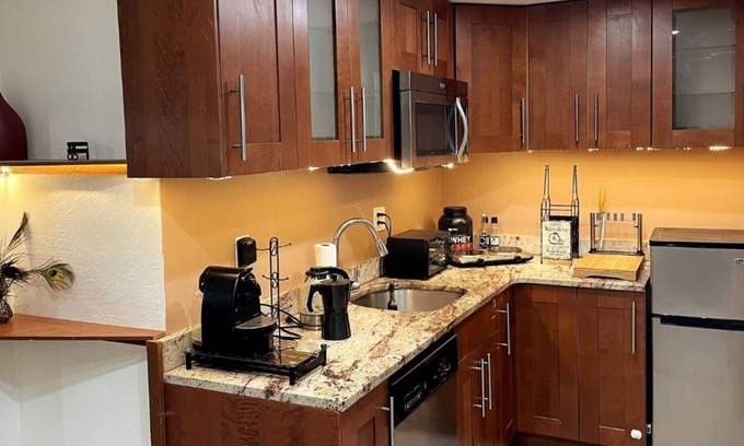 Newton Corner House | Modern Cozy 1BR Apartment with WiFi & Pet-Friendly Amenities