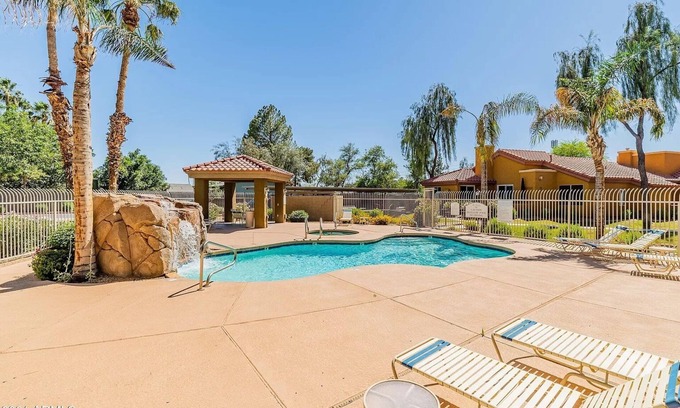 Deer Valley Condo | Modern Condo with Pool in Gated North PHX Community