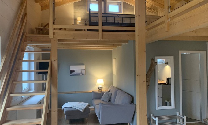 Arendsee House | Charming Lakeview Retreat: Guest Rated 9.8 with Breakfast