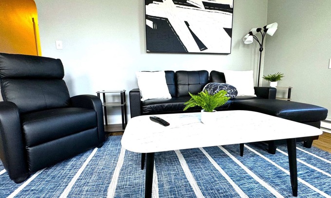 Wilmington Apartment | Guest Rated: Modern Cozy Walk-Up with King Bed & Kitchen