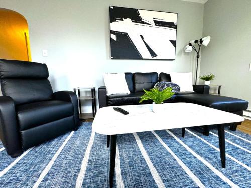 Wilmington Apartment | Modern Cozy Walk-Up with King Bed - Family Friendly Stay