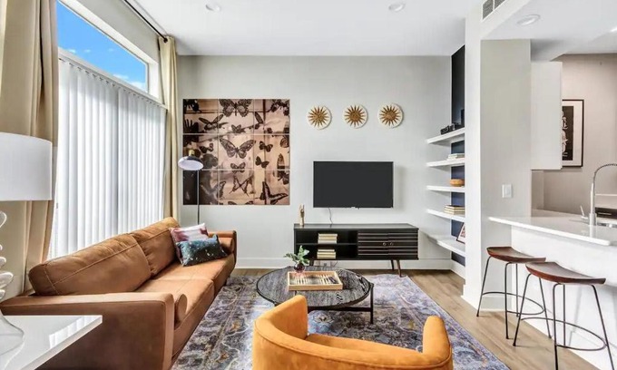 Deep Ellum Apartment | Stylish CozySuites with Pool, Gym & Family-Friendly Amenities