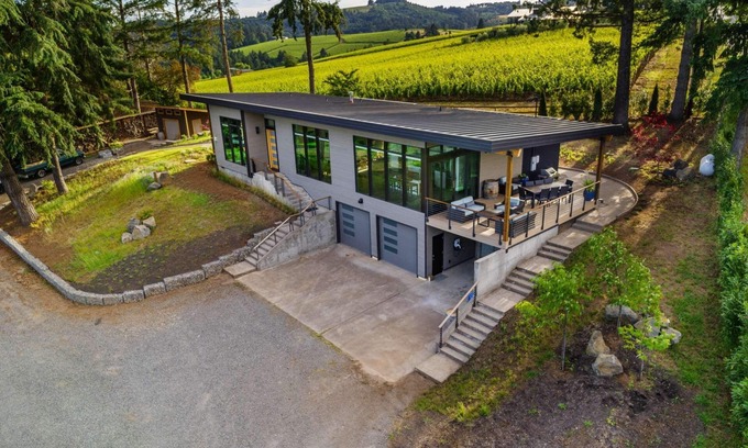 Dundee Villa | Scenic Wine Country Villa with Hot Tub & Epic Views