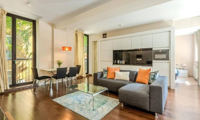 Greenwich West Apartment | Modern Deluxe Apartment London Greenwich - Great Transport Links