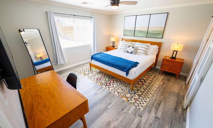 Greenacres House | Exceptional Stay with Pool Table and EV Charging Access