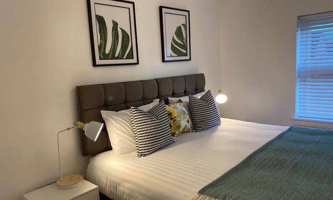 Thatto Heath House | Modern 2-Bedroom Retreat with Free Parking & Family Amenities
