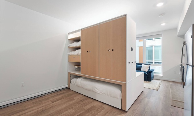 Riverside Apartment | Modern Downtown Getaway - Steps from Attractions!
