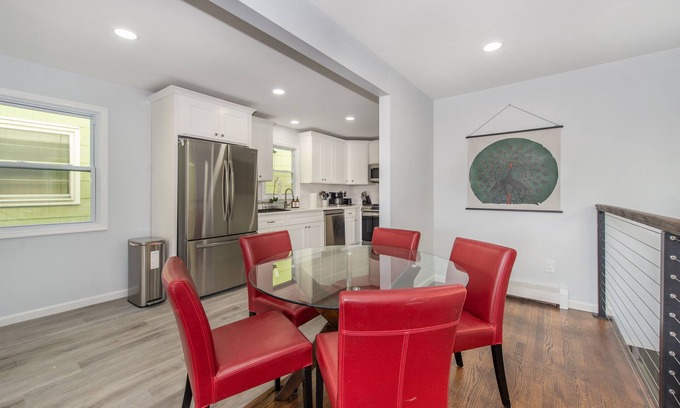 Harrison Apartment | Modern Duplex Near Transit with Breakfast Included