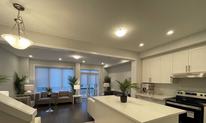 Markham House | Modern Elegant Full Townhouse In Prestigious UnionVilla, Augus Glen Community