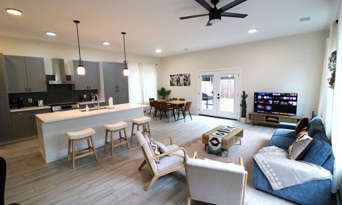 MLK House | Modern Escape - 3 King Suites