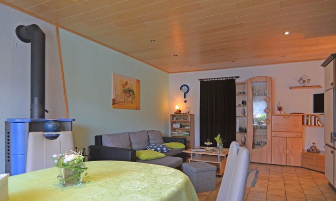 Niedersfeld Apartment | Cozy Apartment in Niedersfeld with Spa and Kitchen Access
