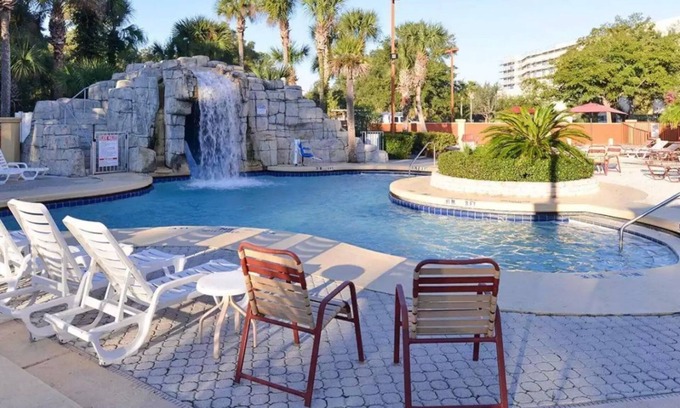 Florida Central Atlantic Coast Hotel | Family-Friendly Modern Units Just Minutes from Disney World