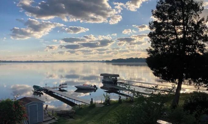 Wind Lake House | Modern Executive Family Lake Home with Pool & Ocean View