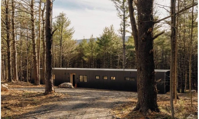 Round Top House | Modern Family Retreat in the Catskills Wilderness