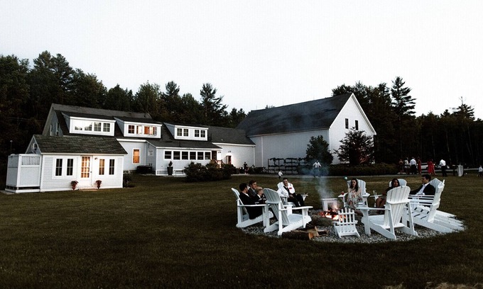 Buxton House | Inviting Farmhouse Retreat for 10 Near Ocean and Ski Resorts