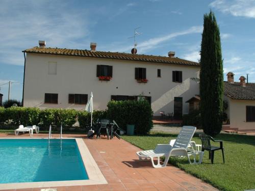 Gallina Apartment | Charming Pienza Farmhouse with Pool & Pet-Friendly Stays
