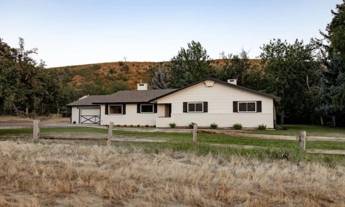 Walla Walla House | Modern Farmhouse: Olson North - Steps from Downtown Fun
