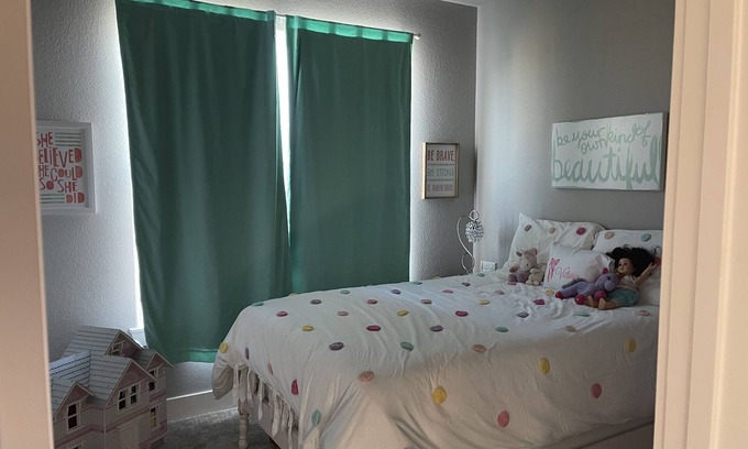 College Station House | Guest Rated 10/10: Modern Farmhouse with Family Amenities