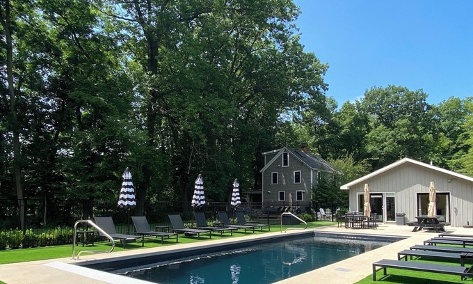 Three Oaks House | Modern Farmhouse w/ Pool, Hot Tub & Guest House, 5 mins to Beach