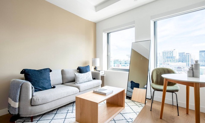 Fenway–Kenmore Apartment | Trendy Fenway Studio with Gym & Roof Access near Park