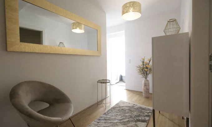 Favoriten Apartment | Modern Flat with Balcony Steps from Central Station