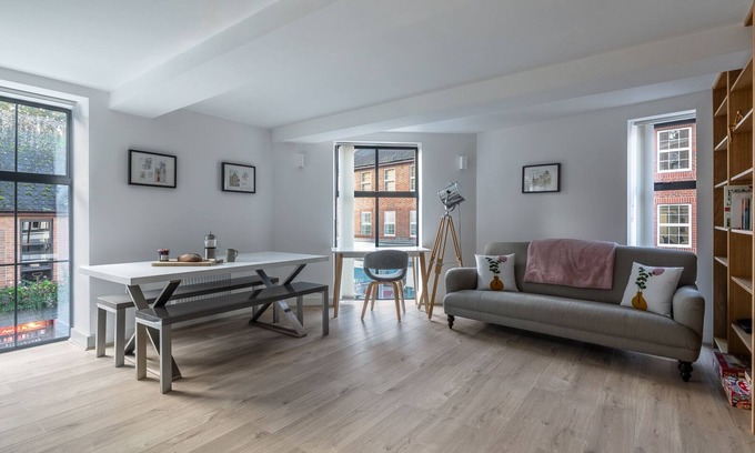 Oxford City Centre Apartment | Prime Location: Modern Flat with Breakfast in Oxford