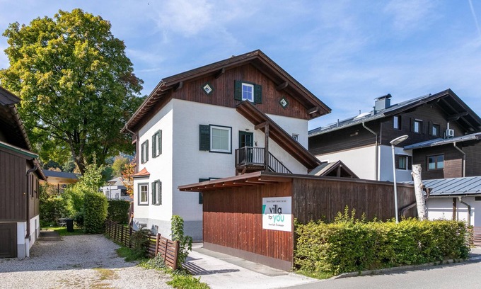 Kitzbuehel Apartment | Modern Flat with Hahnenkamm Views Near Ski Lift